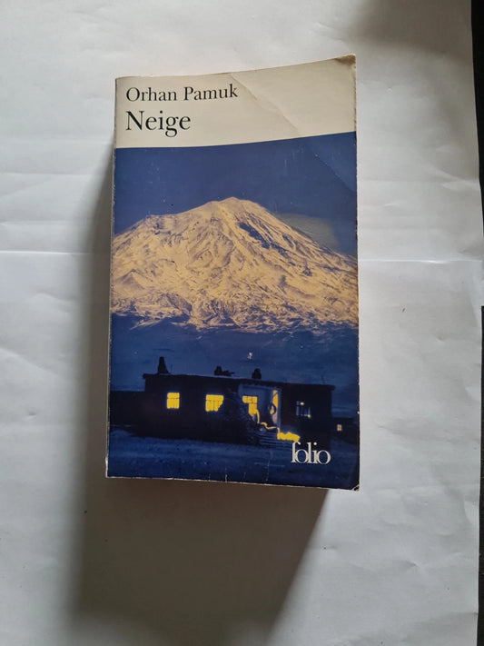 Neige , Orhan Pamuk