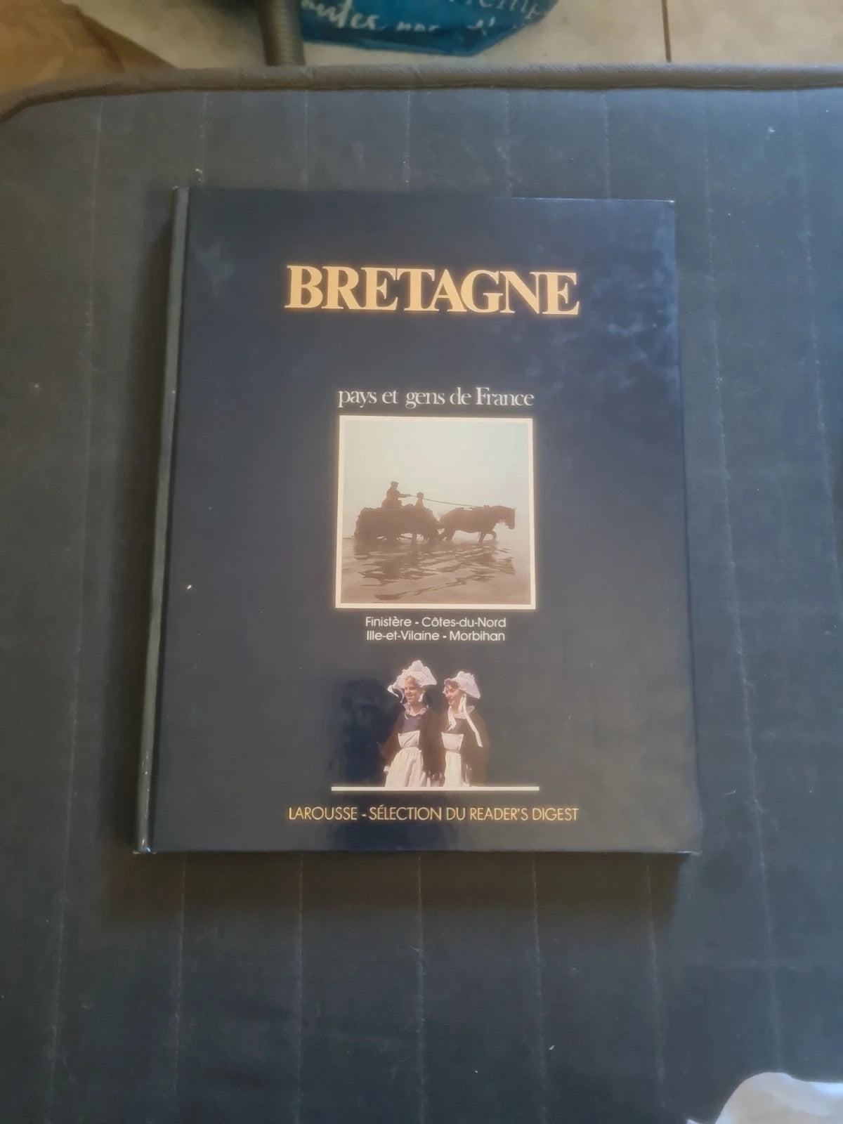 Bretagne,  pays et gens de France