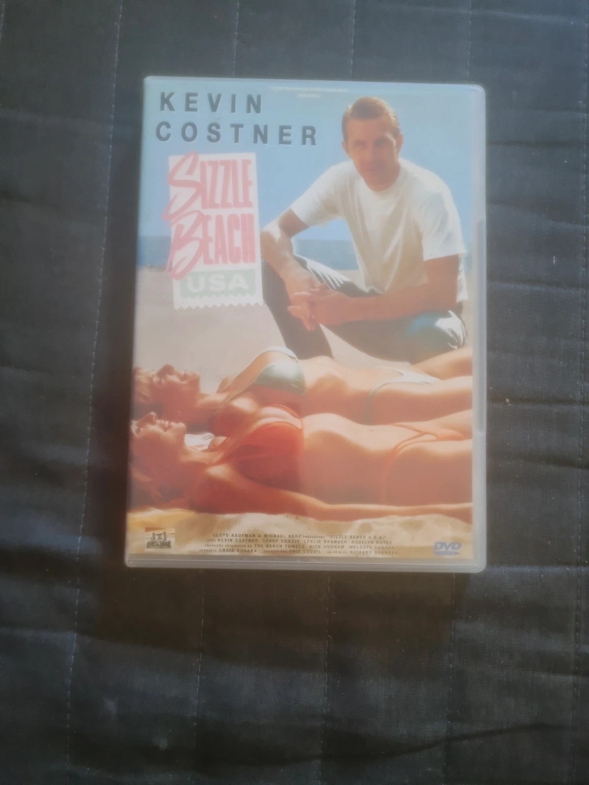 Sizzle beach usa , Kevin Costner