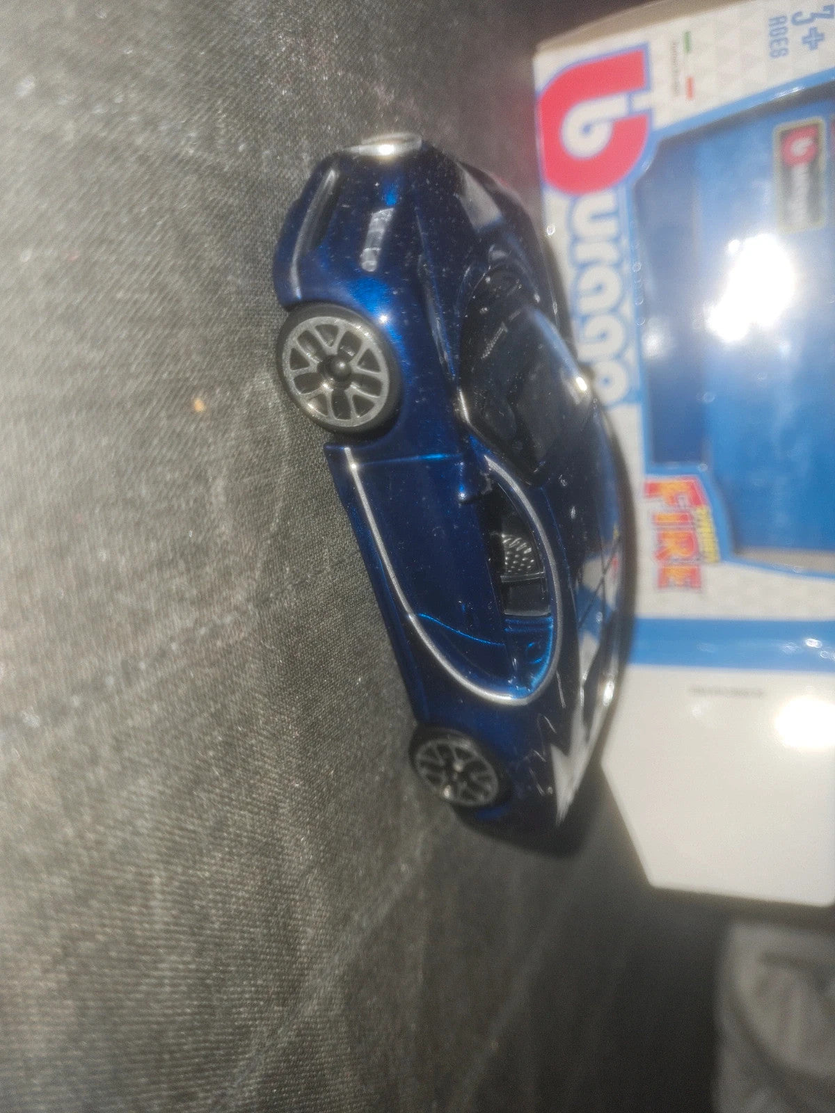 Bugatti Chiron bleu 1/43 métal Burago